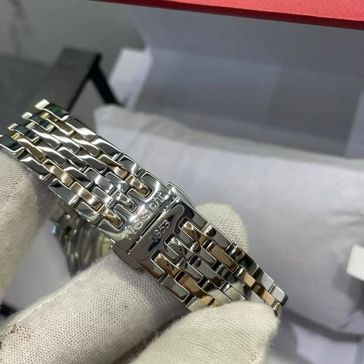 TISSOT LE LOCLE 29.3MM T006.407.22.033.00